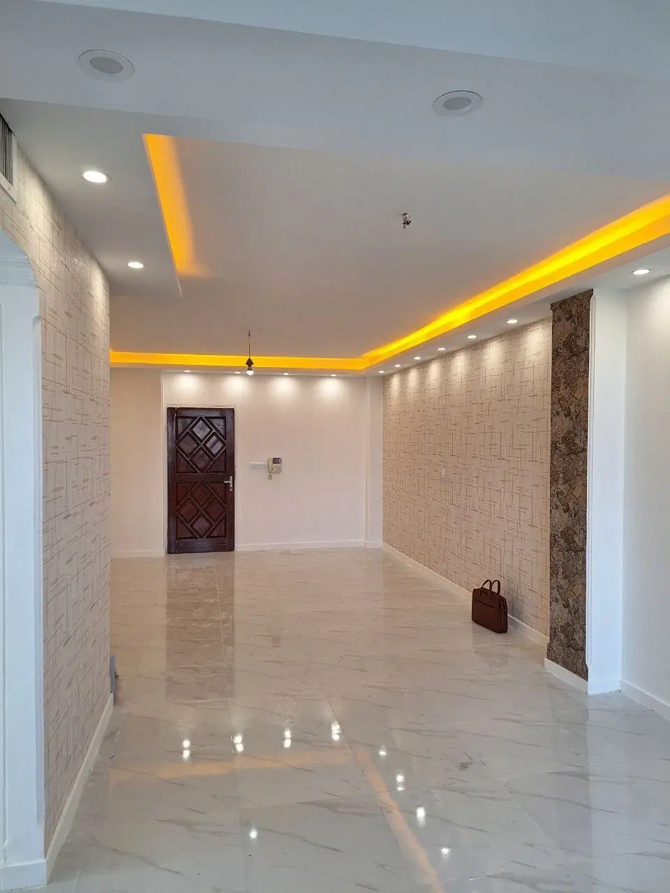 90متر۲خواب_طبقه سوم_فول امکانات_تاپ لوکیشن