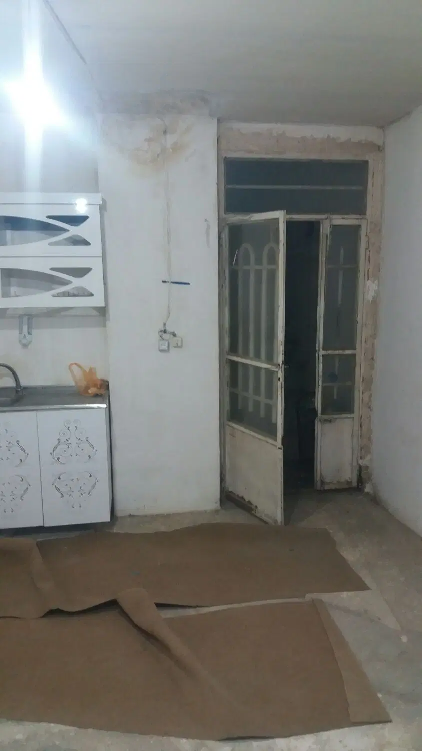 اتاق سی متری مناسب مجرد اقا توس ۹۱