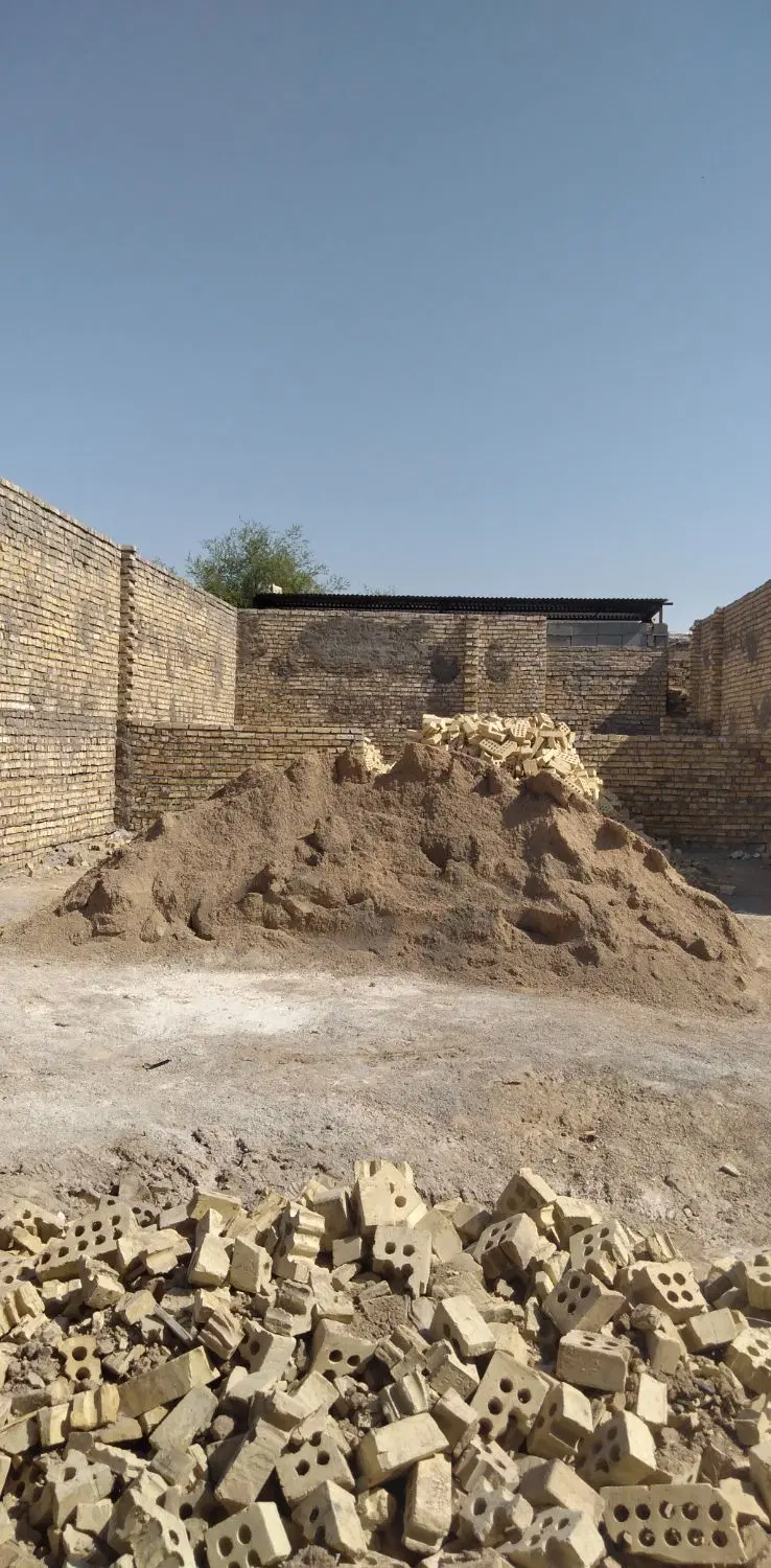 زمین نمیه کاره  درکوی سادات ومندلی