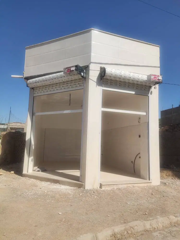 مغازه تجاری دارای پروانه به متراژ ۲۳ متر مربع