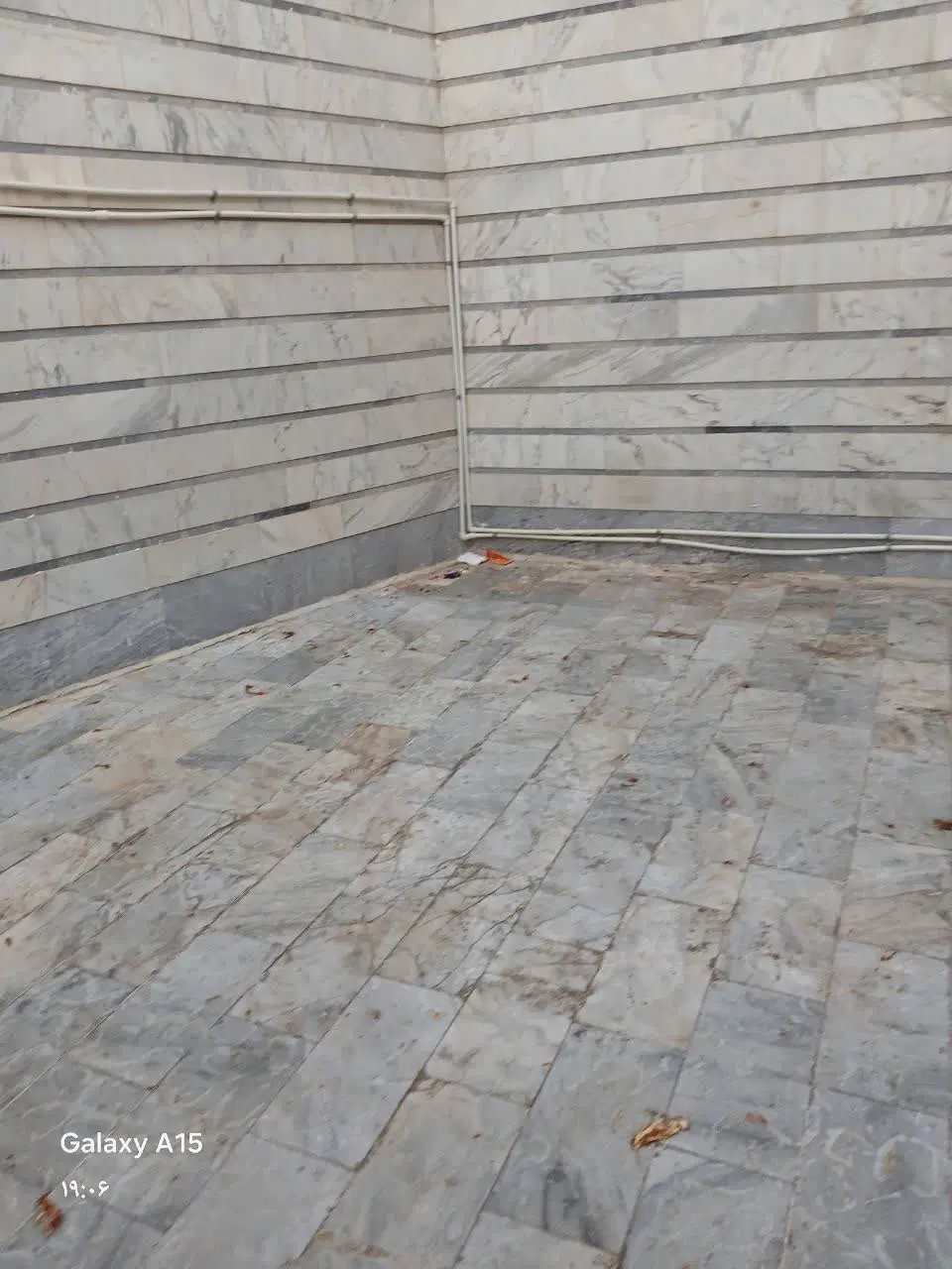 زیرزمین بزرگ در هنرستان