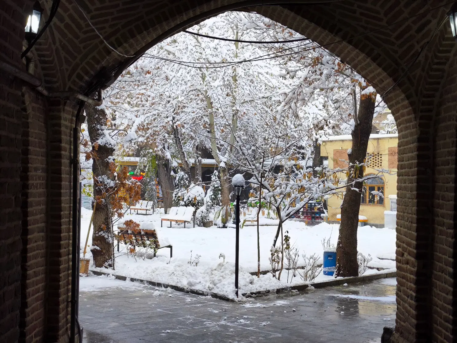 فروش انبار در کاروانسرای گلشن خ اکباتان