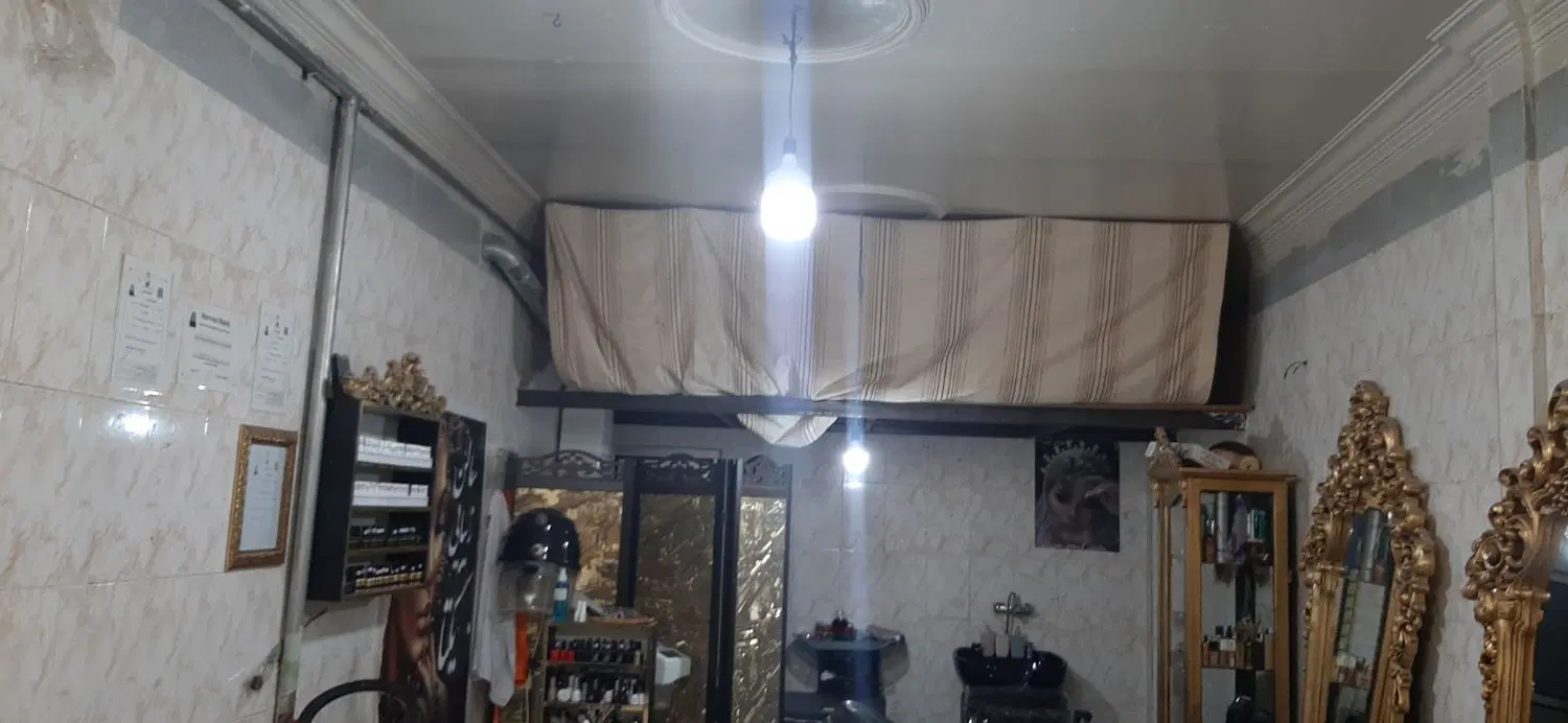 یک باب مغازه درداخل کوچه سمیه شرقی