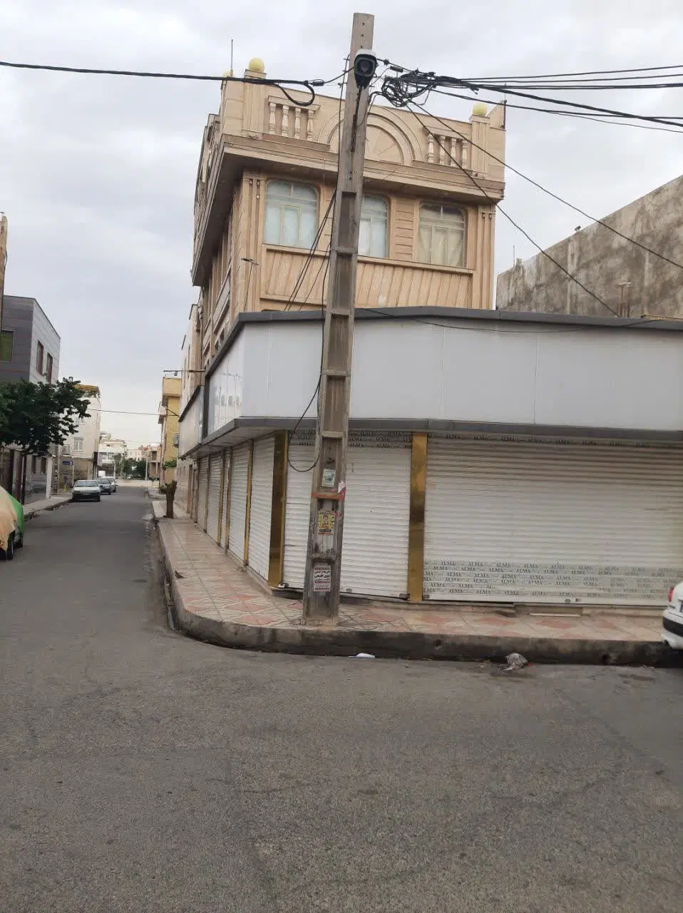 خانه ای به مساحت ۱۲۶ متر دوطبقه نیم داخل کوچه ۱۵
