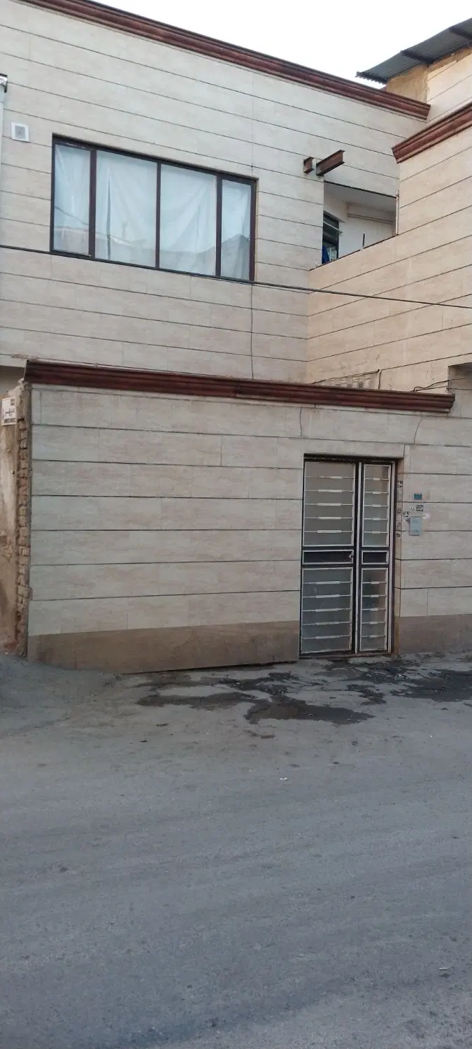 خونه ویلای دوطبقه راه جدا حیاط دار