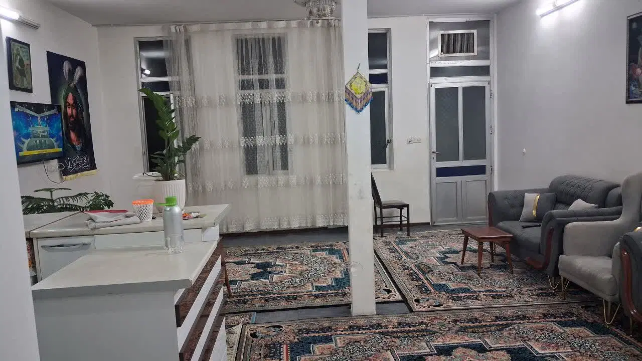 همکف حیاط دار دلباز . توحید