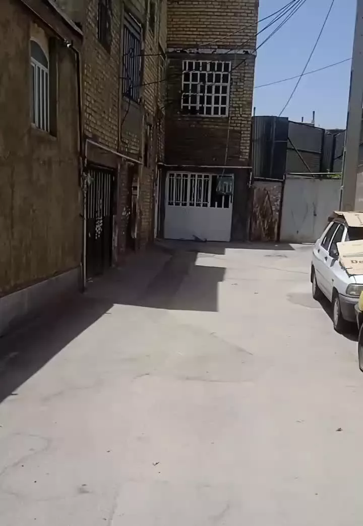 ۵۵ متر خوش‌نقشه  تخلیه دسترسی عالی به پارک و مدرسه