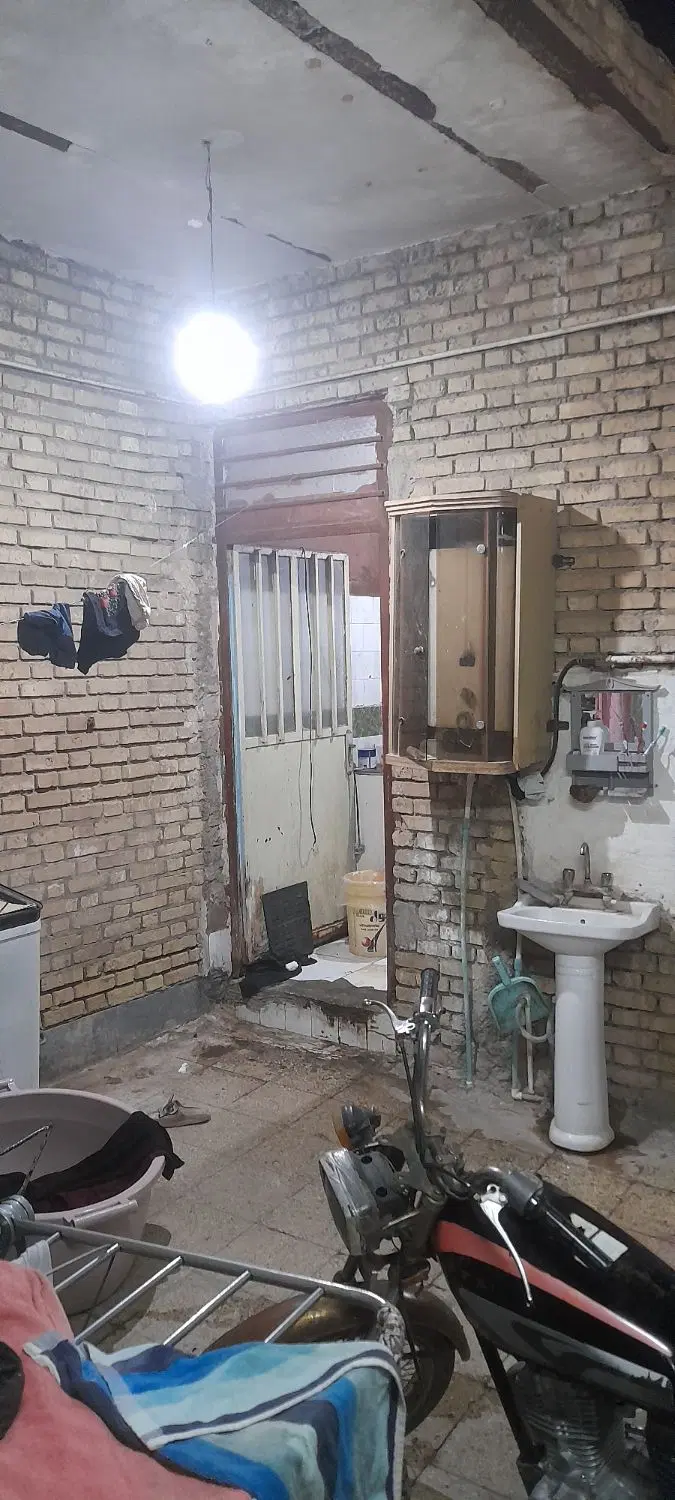 خانه ۱۲۰ سر دو نبش