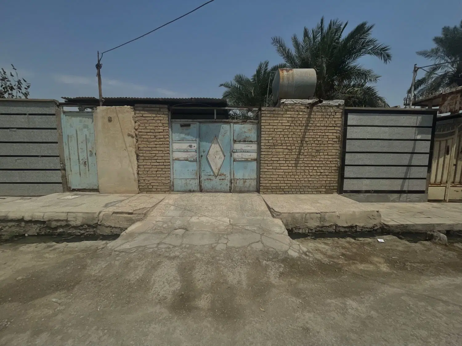 خانه بزرگ در آریا