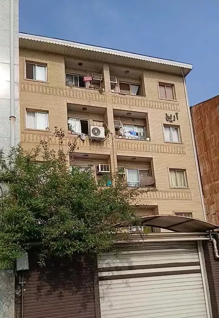 * اپارتمان ۷۴ متری بر اصلی فلکه گاز سند دار *