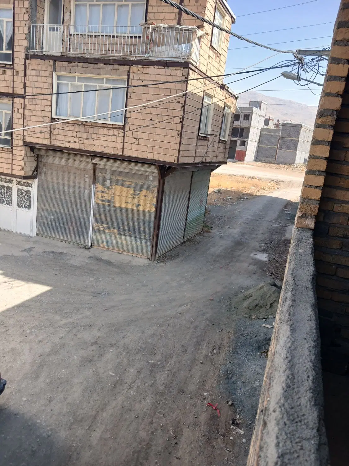 خانه ۶۰ متری نیمه کار