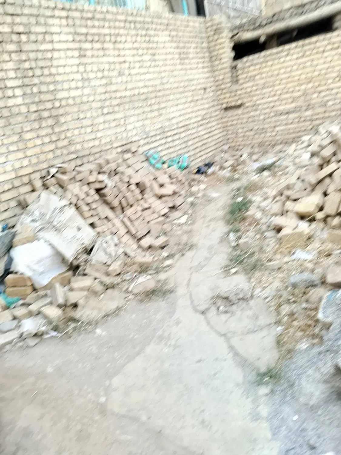یک قطعه زمین مسکونی  ۵۵متری آماده ساخت