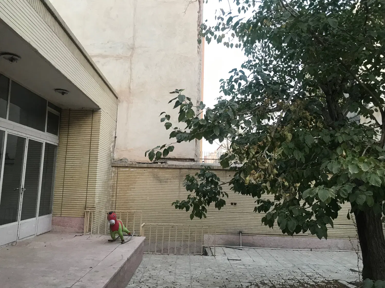 منزل دربست ویلای۳۰۰متر