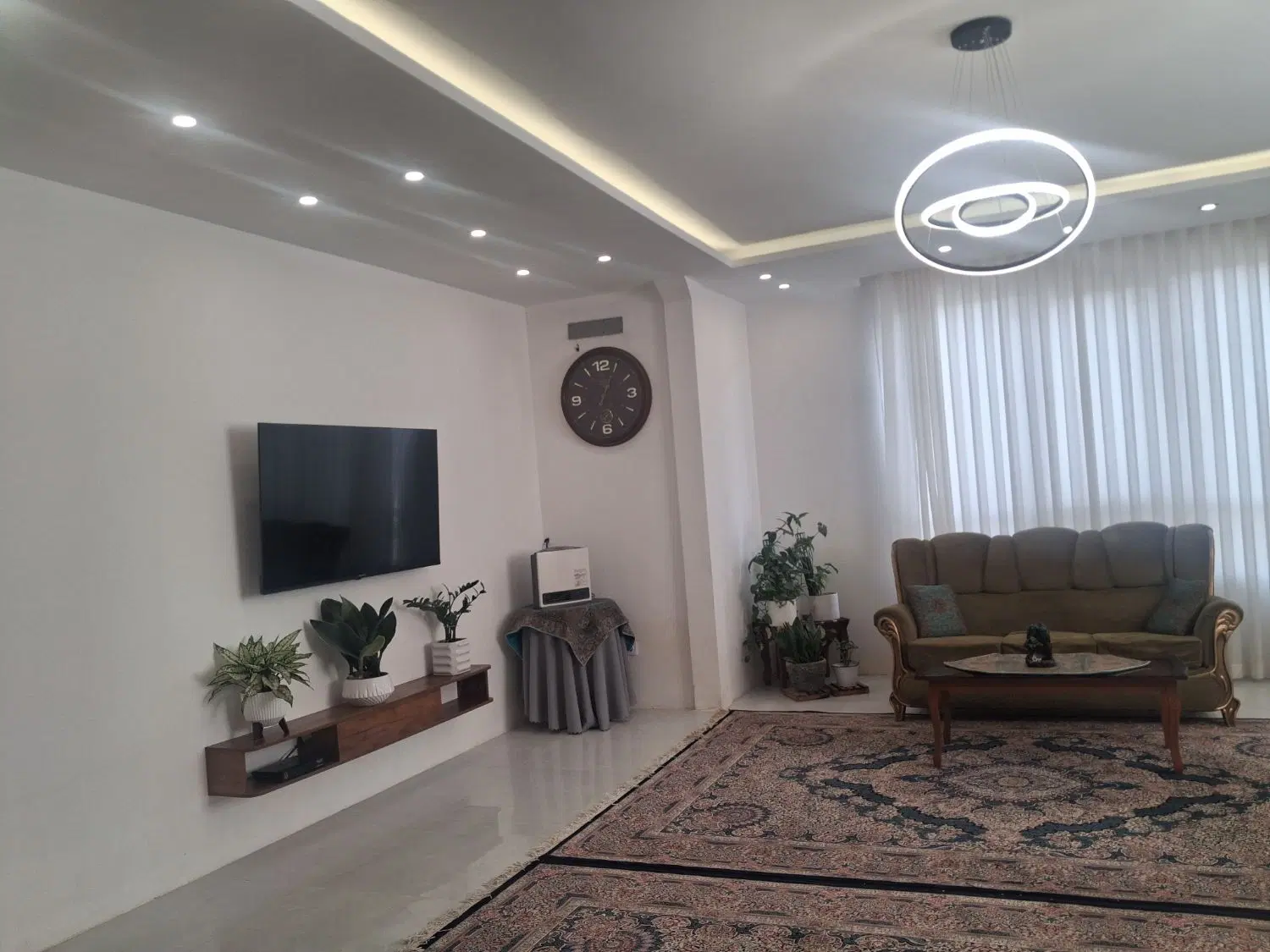 آپارتمان 110 متری طبقه دوم سه نبش