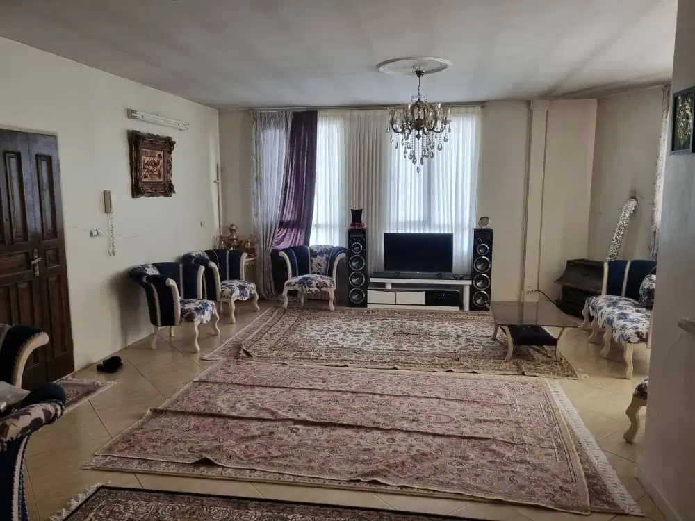 آپارتمان ۱۱۵ متری نورگیر طبقه سوم سندی
