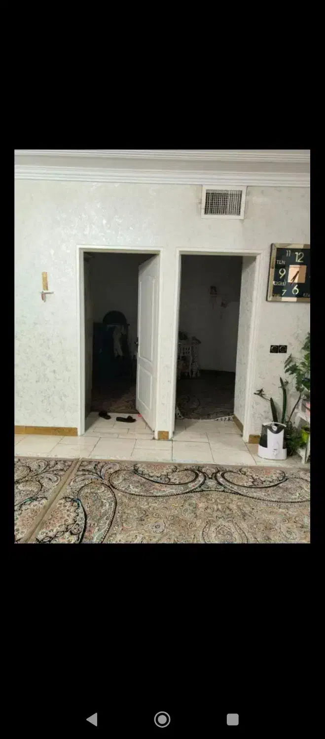 خونه تمیز دوخوابه پارکینگ داره