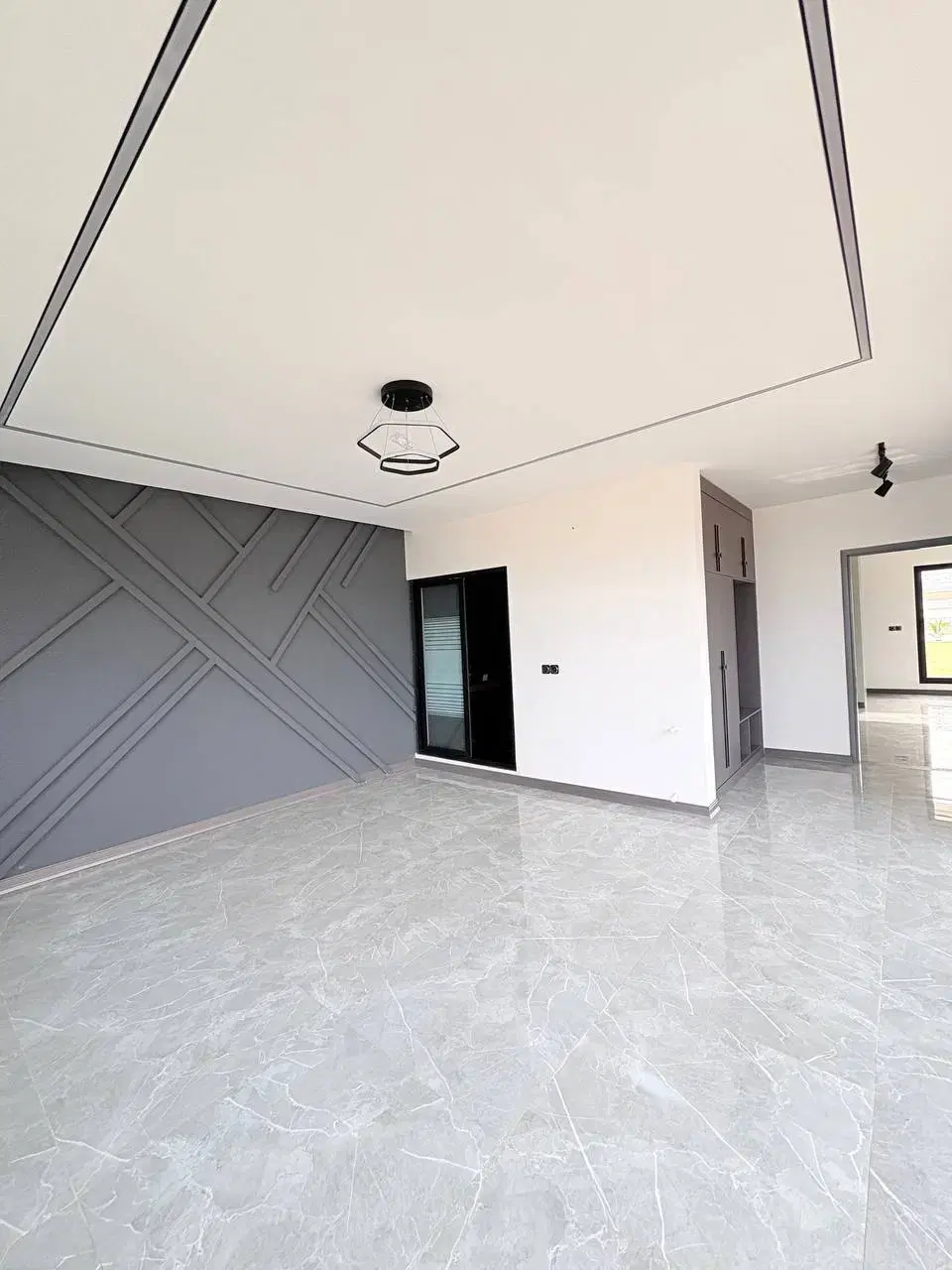 ابر ویلای فول امکانات در شهرک با اصالت