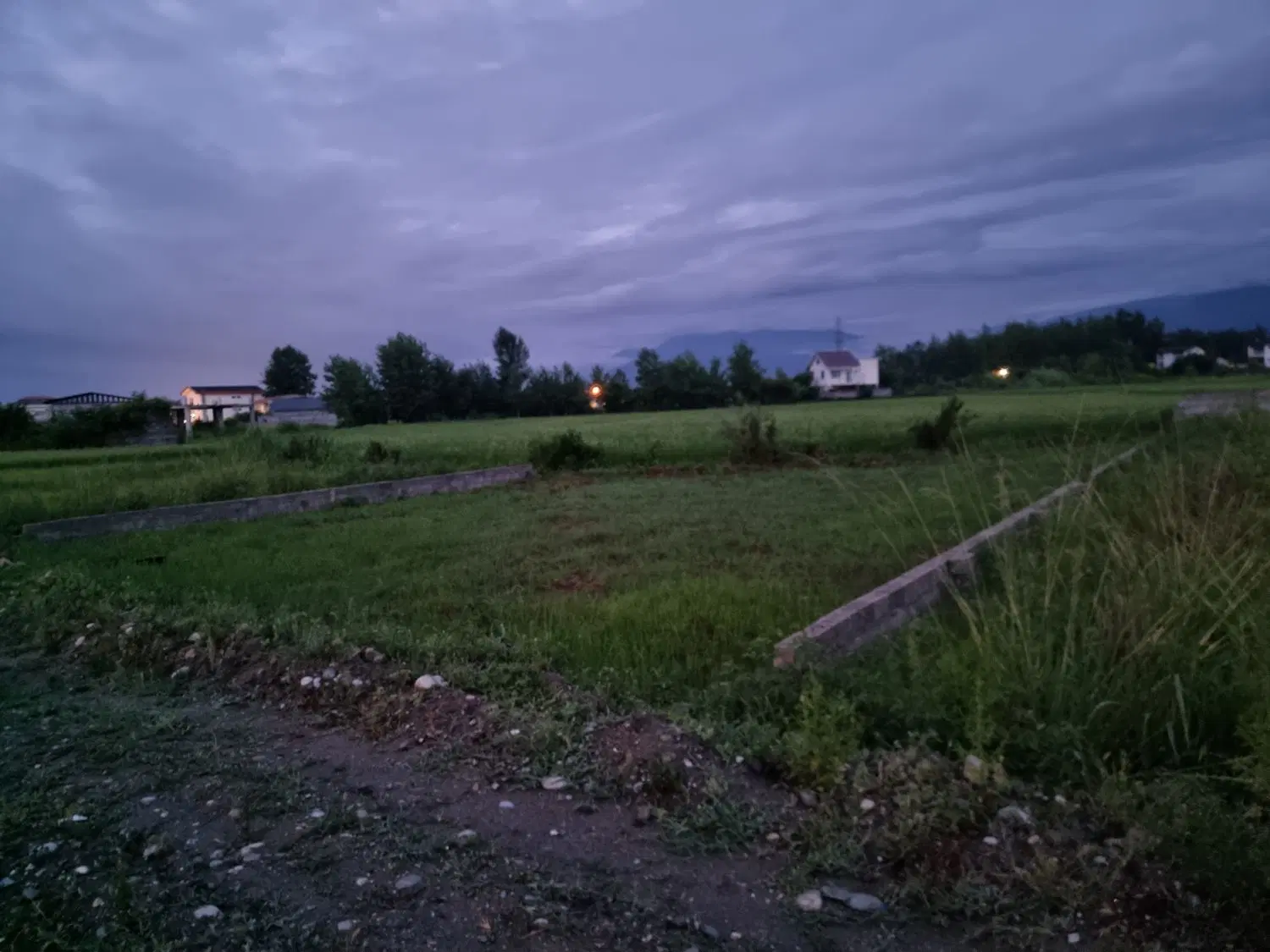 زمین ۲۶۳ متر نشتارود با پروانه