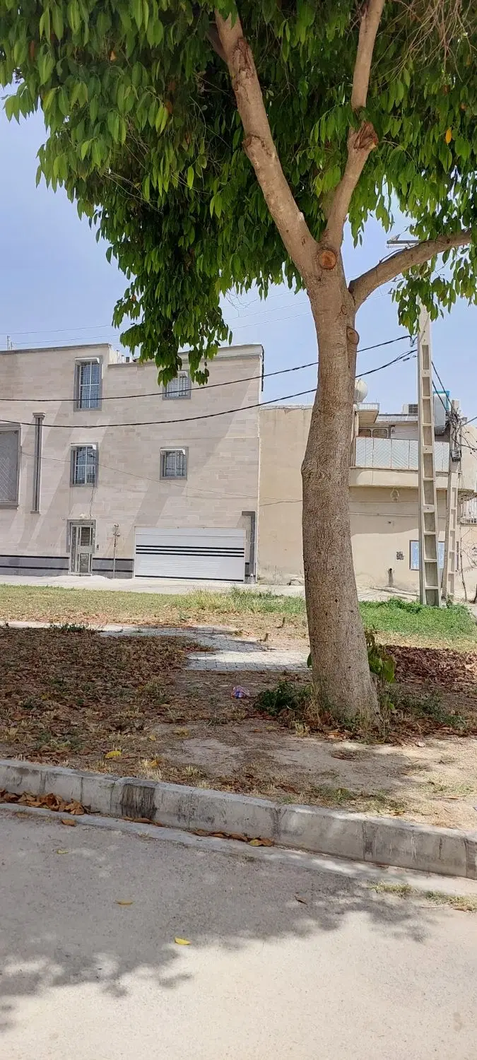 زمین ثبت دو نبش درب حیاط (تپه خاوند)