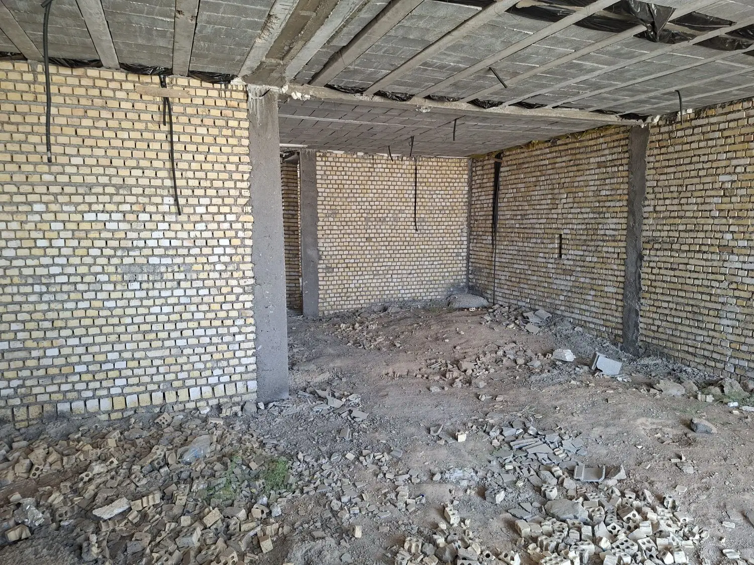 خانه ویلایی نیمه ساز