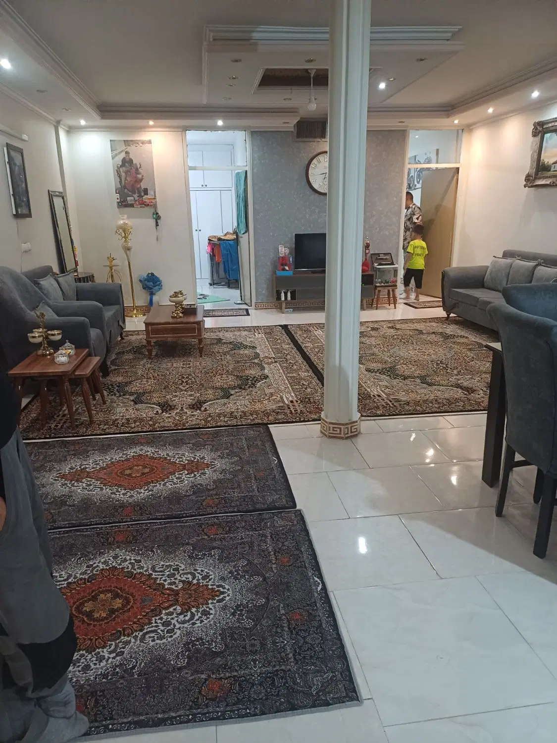 ۹۰ متر_ طبقه اول _مناسب زوجین