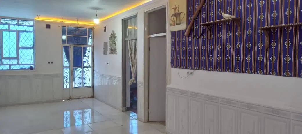خانه درملاشیه روبروبازارتعاون