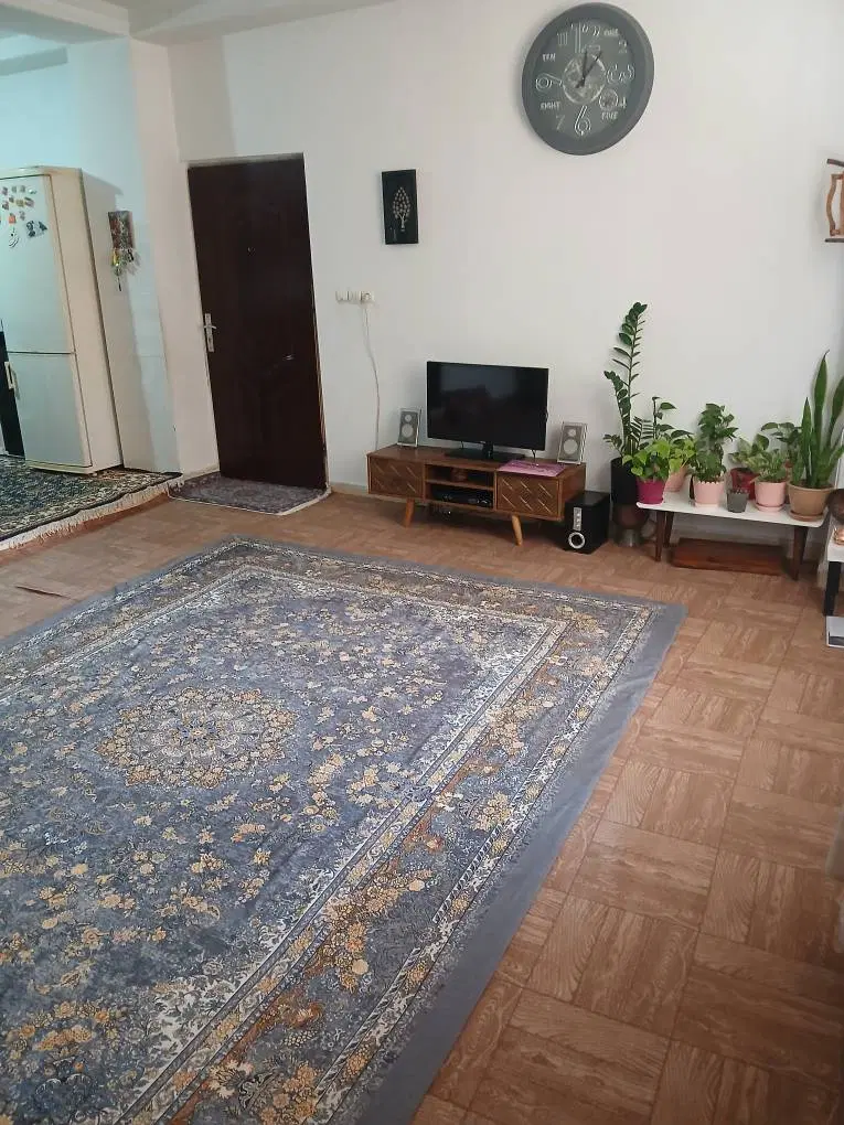 یک واحد آپارتمان ۶۳ سنددار