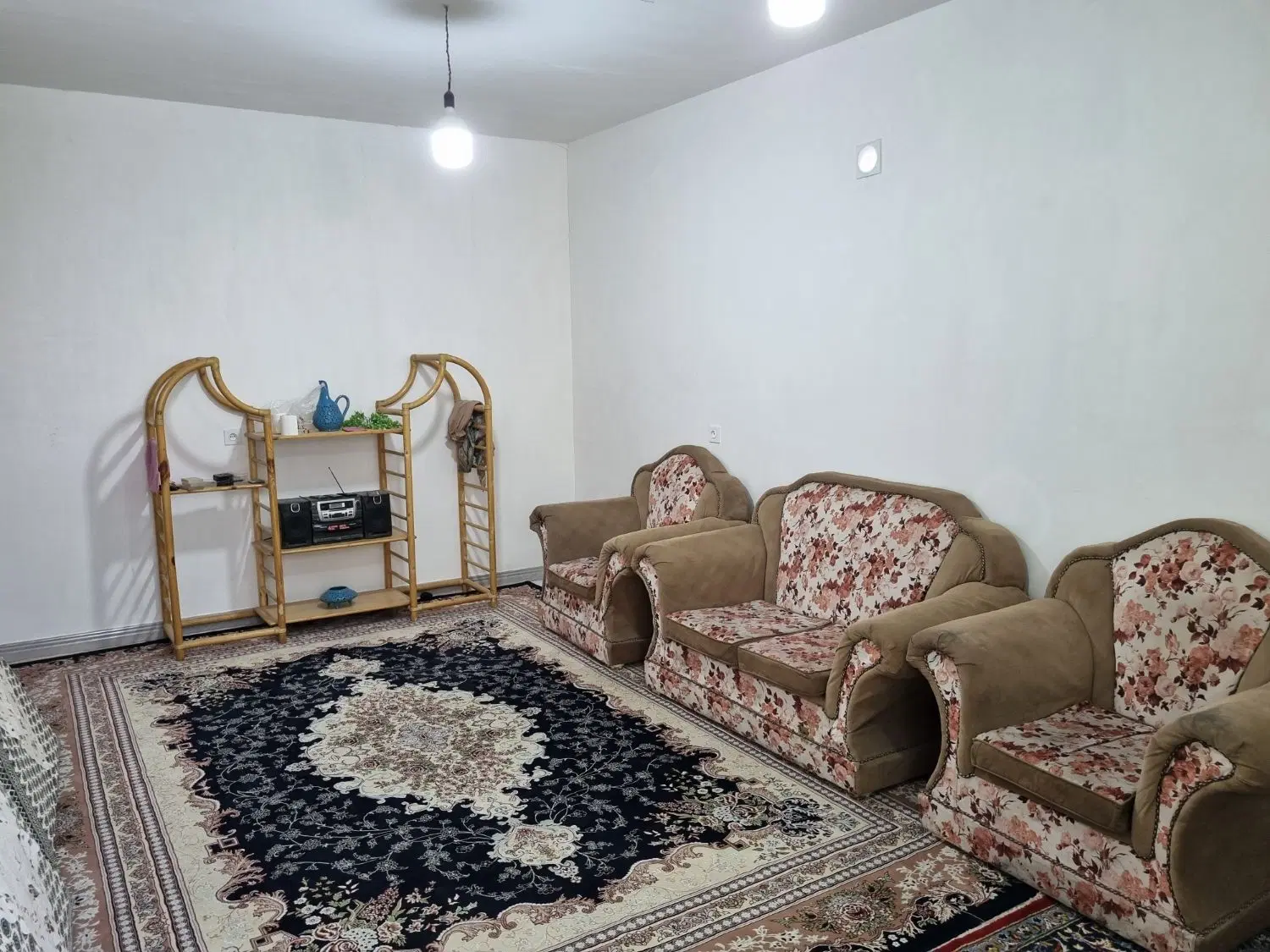 باغچه ۲۲۰ متری