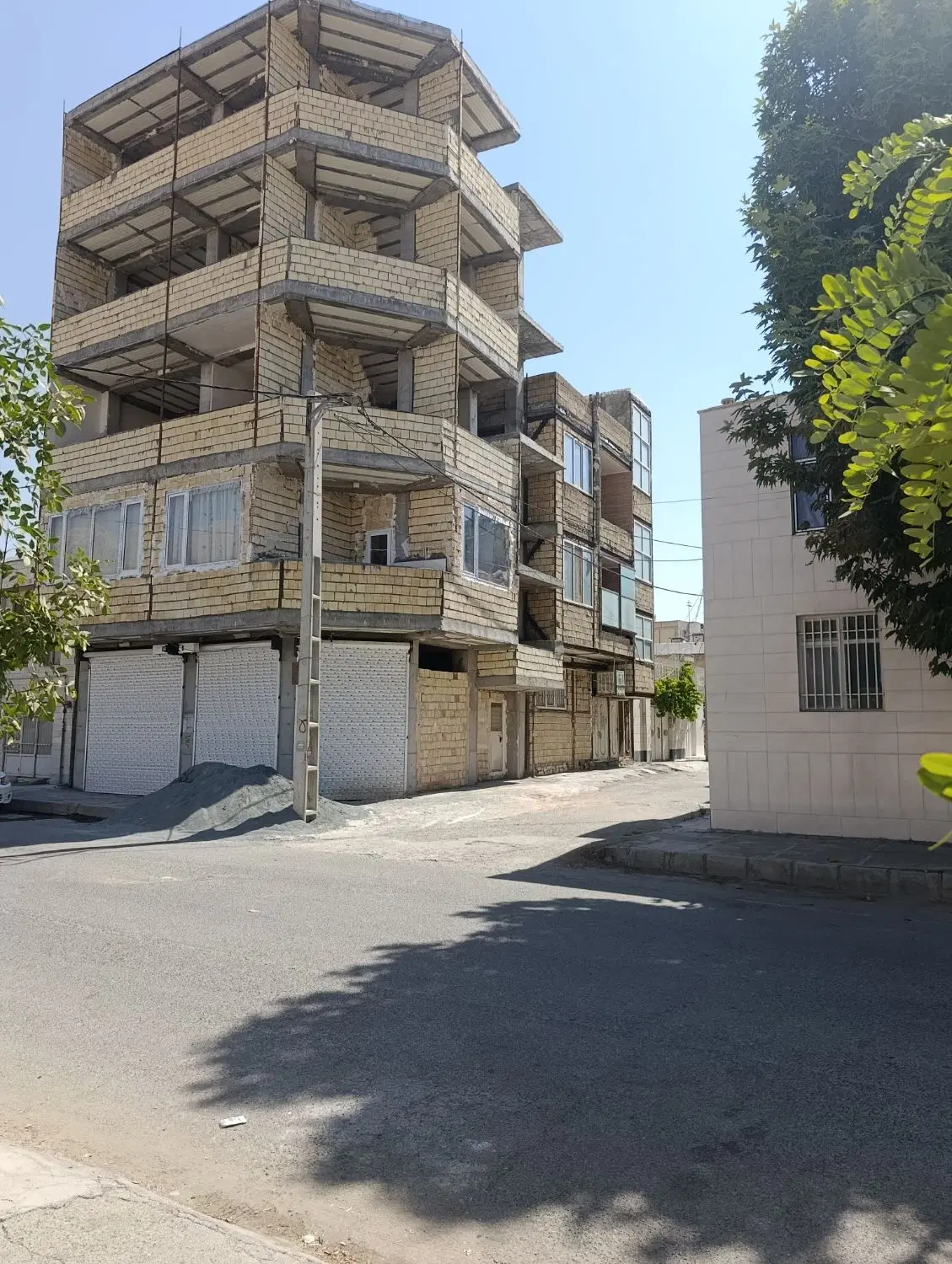 افروش آپارتمان چهار طبقه تک واحدی