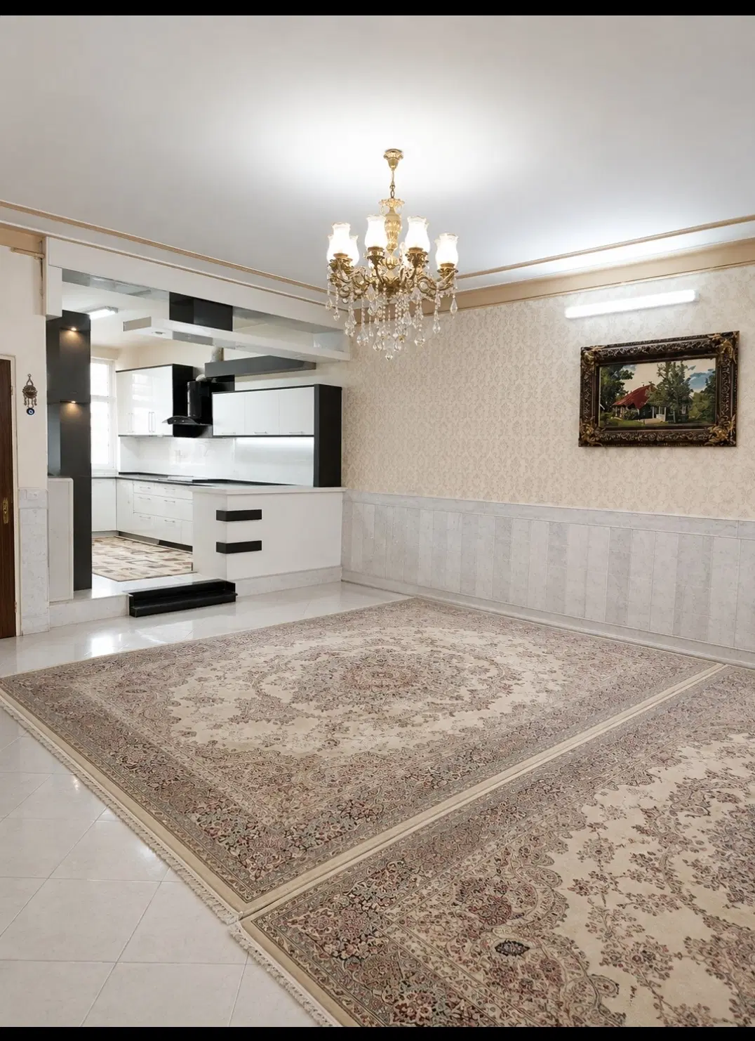 فروش  واحد مسکونی  (با کاربری تجاری)