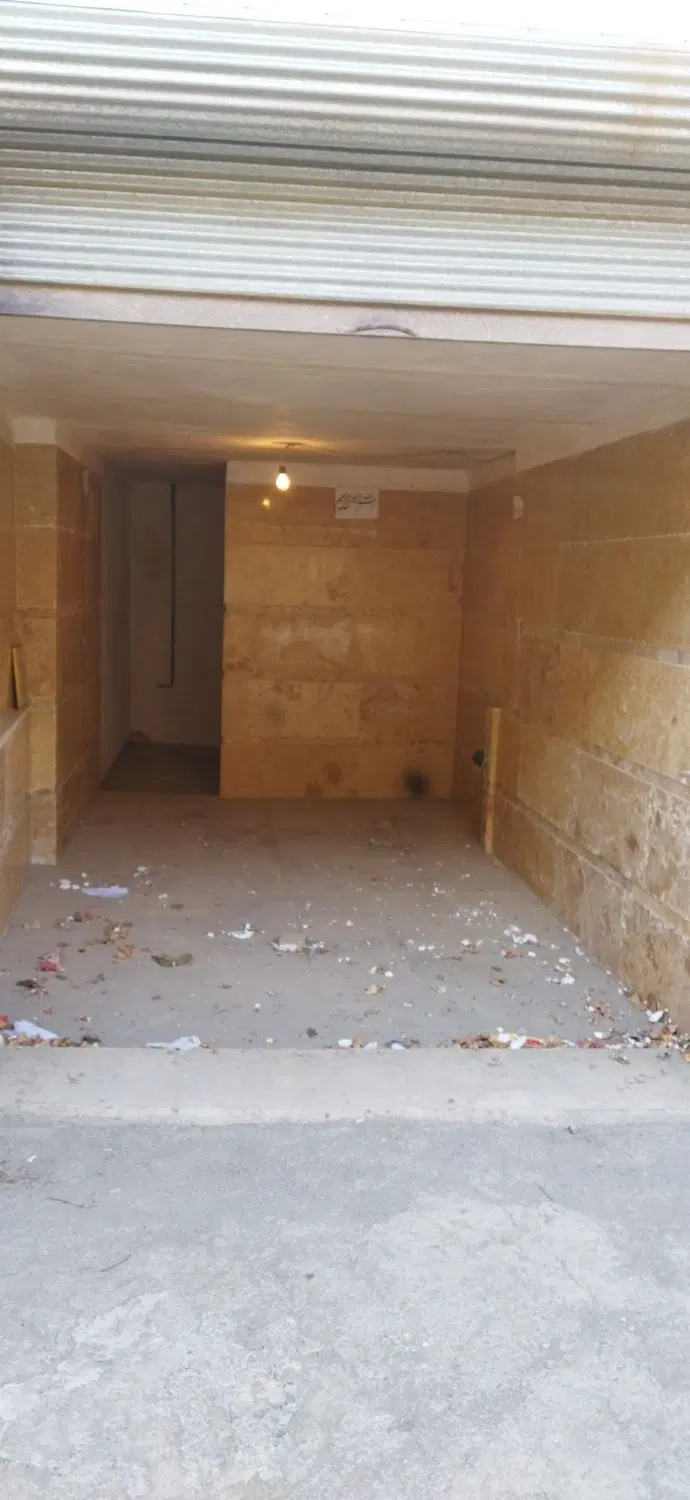 پارکینگ و انبارآساوله
