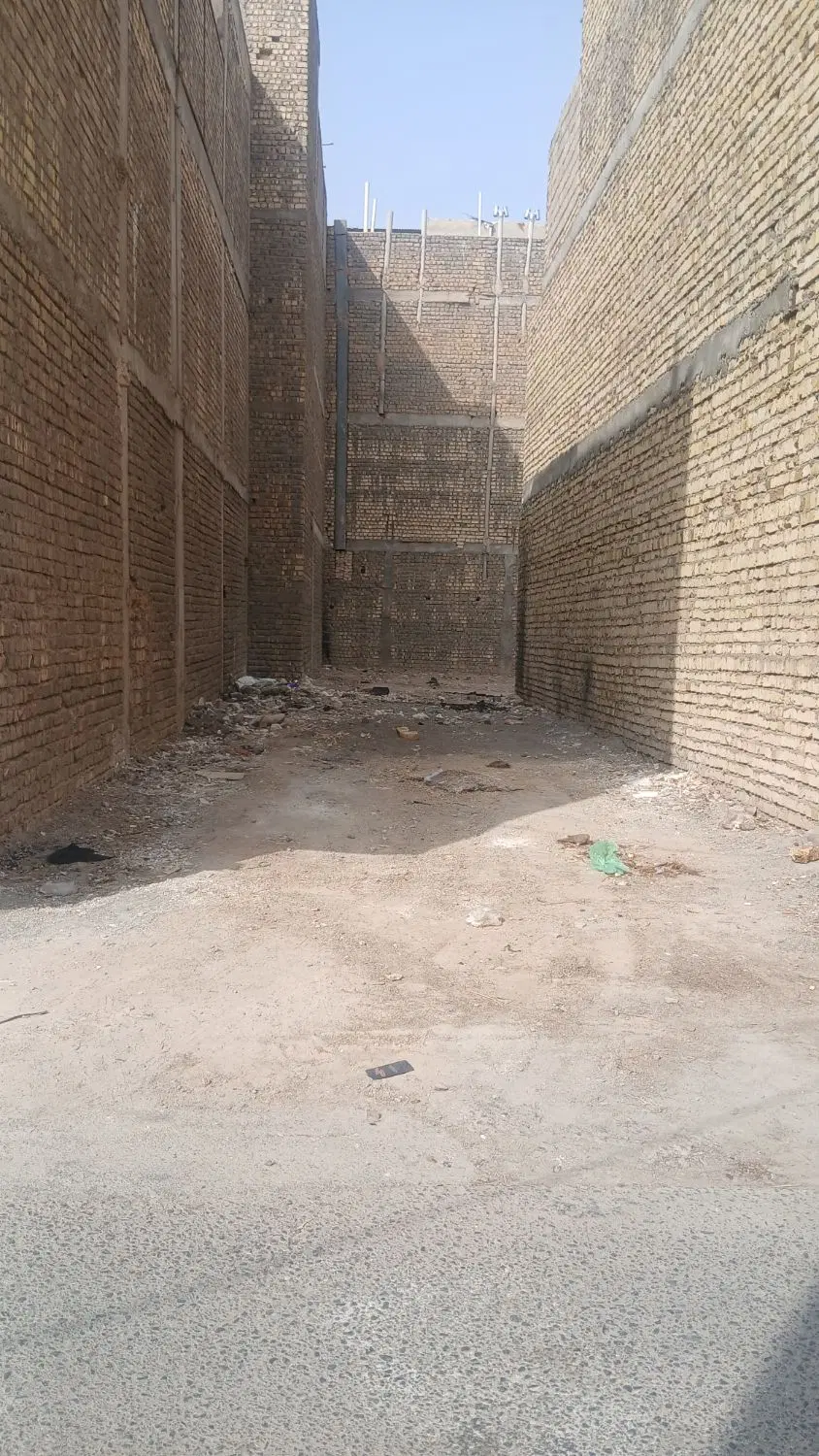 زمین ۸۰ متر چسب دو نبش