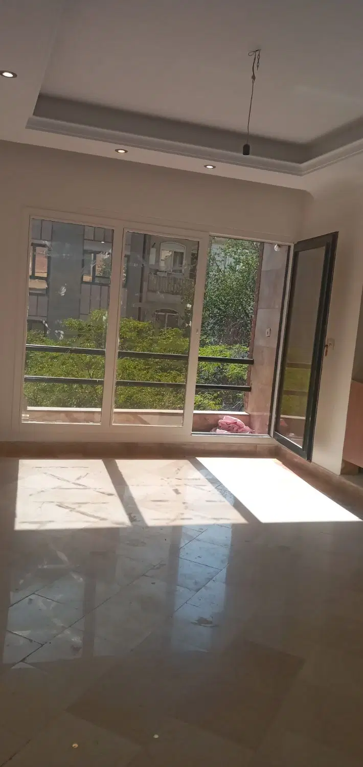 ۸۳متر ۲خوابه فول ۳ساله تخلیه بلوار ۱۳۳تک واحدی