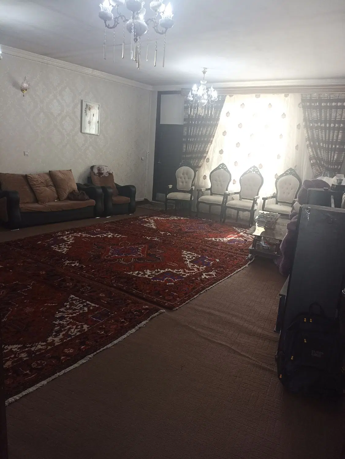 یک واحد 90 متری