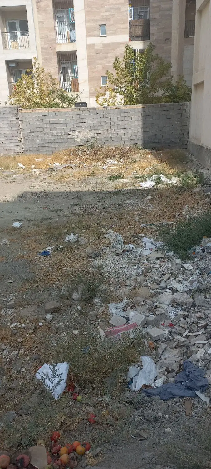 یک قطعه زمین مسکونی