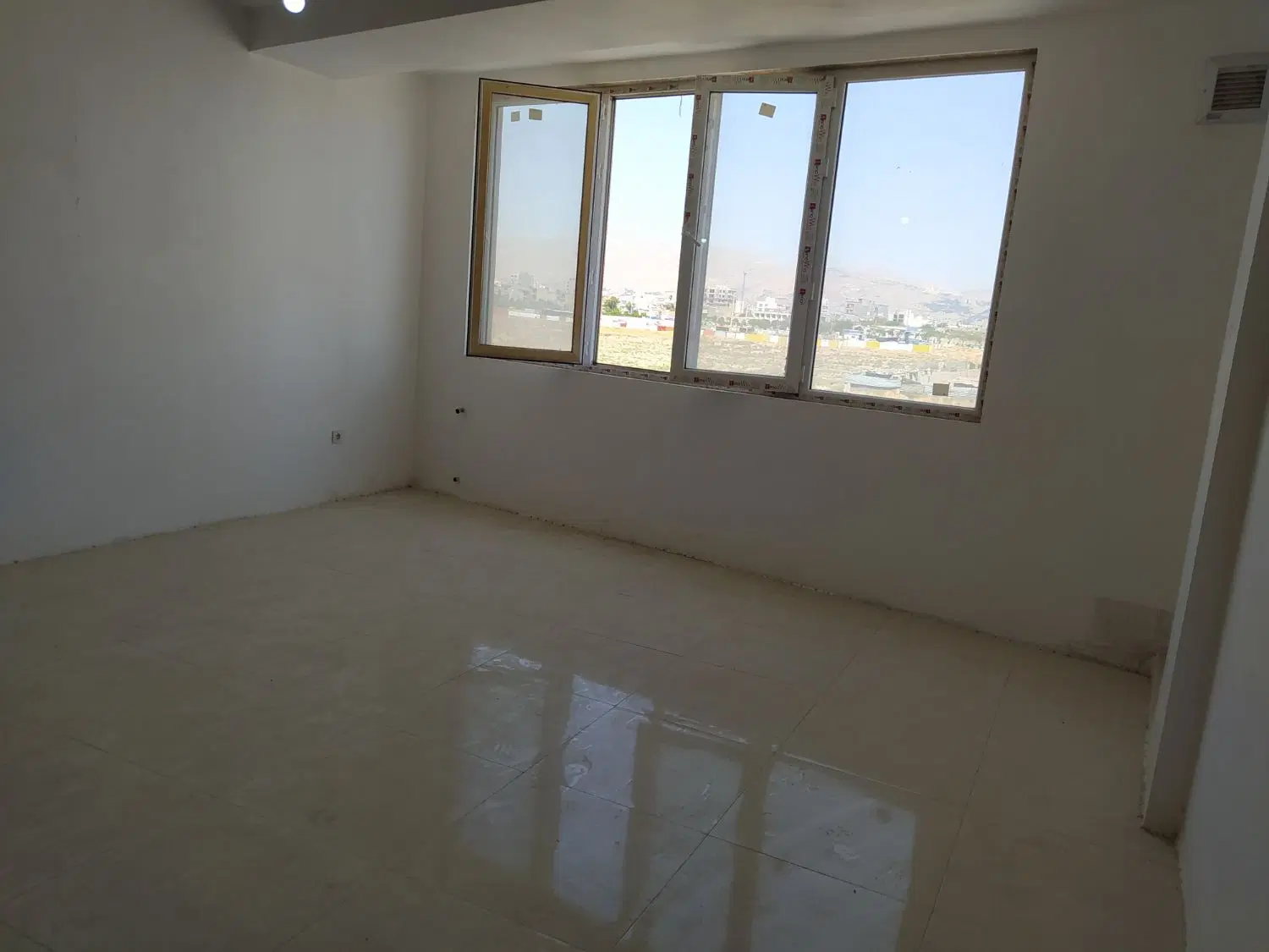 فروش یک‌واحدآپارتمان 3خوابه 147 متر نوساز بر بلوار