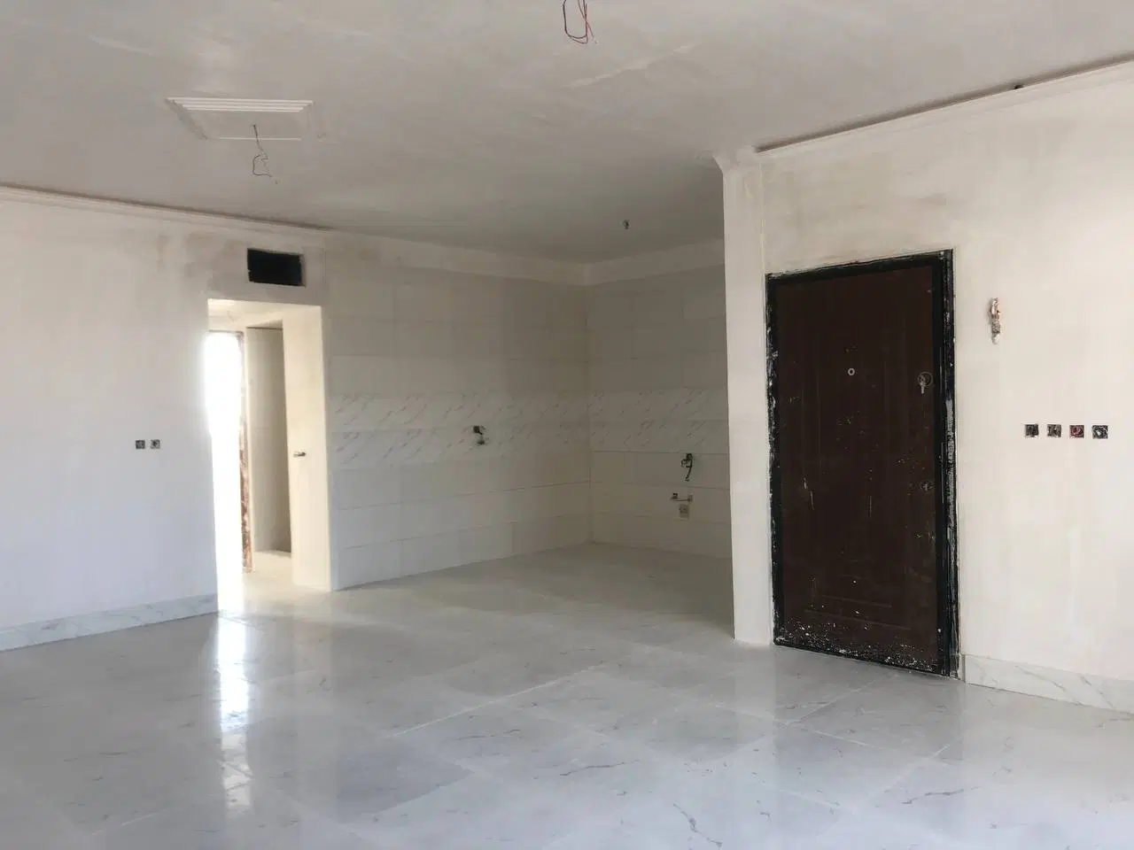 آپارتمان سه طبقه تک واحدی