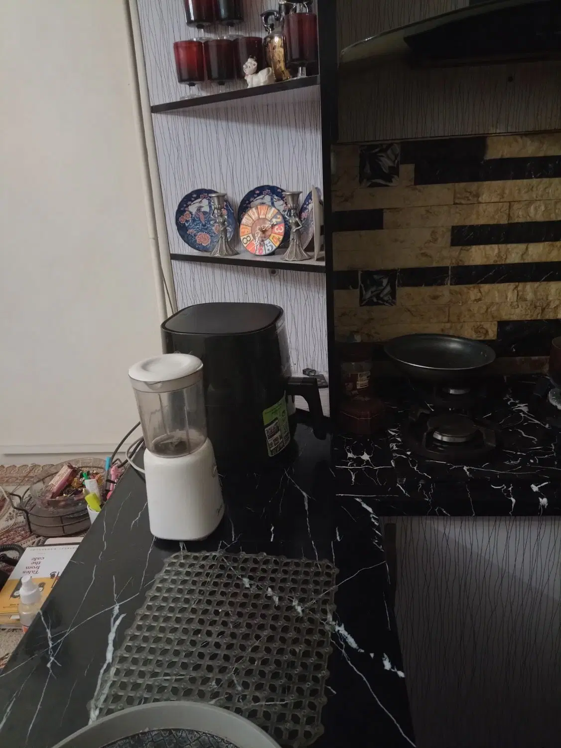 یک نفر همخونه