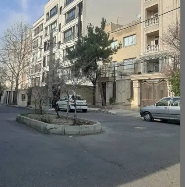 زمین۲۰۰ متری  سنددار با کاربری مسکونی