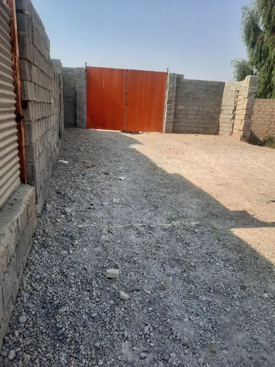 ۵۵۰۰ متر زمین سیاه منصور