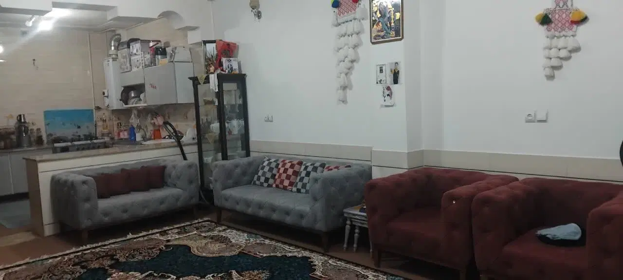 منزل مسکونی واقع در کوی امام خمینی