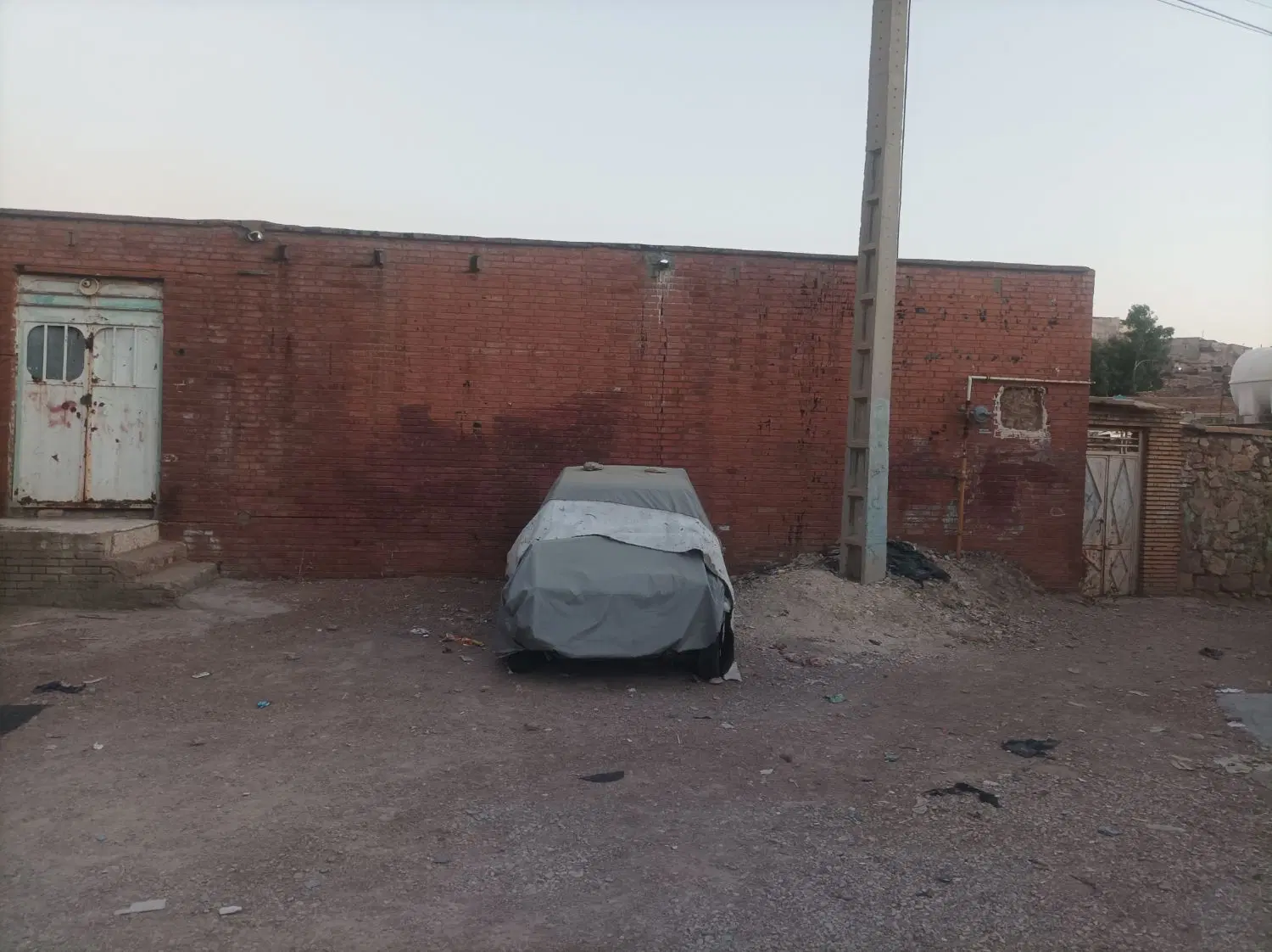 خانه بزرگ دوره ای  مناسب ساخت و ساز