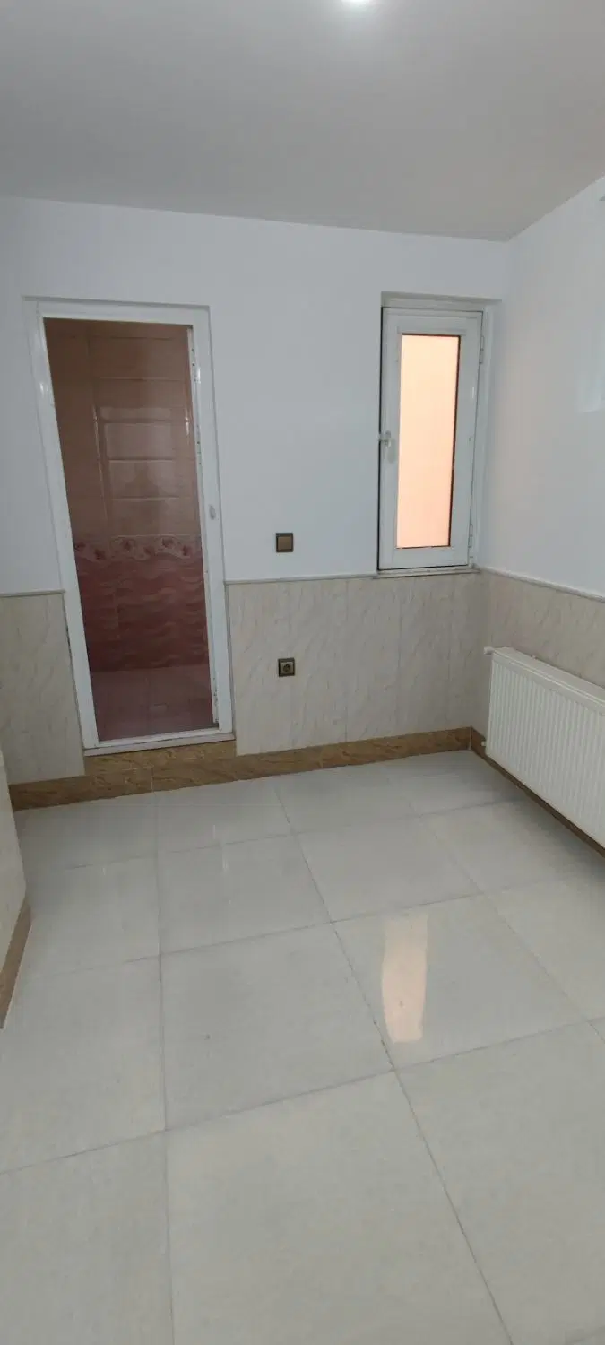 واحد طبقه همکف 70متر