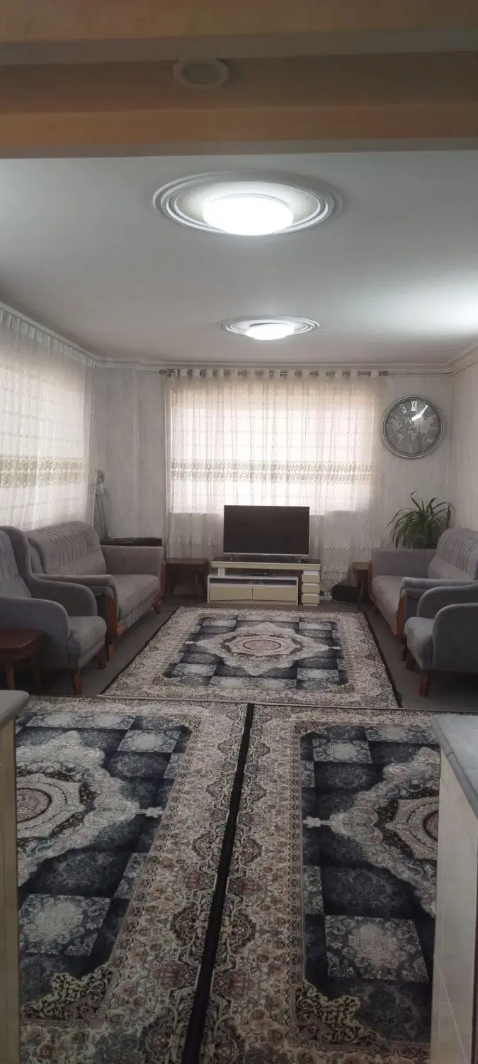آپارتمان خوش نقشه ۶۸ متری مدنی فاز ۱