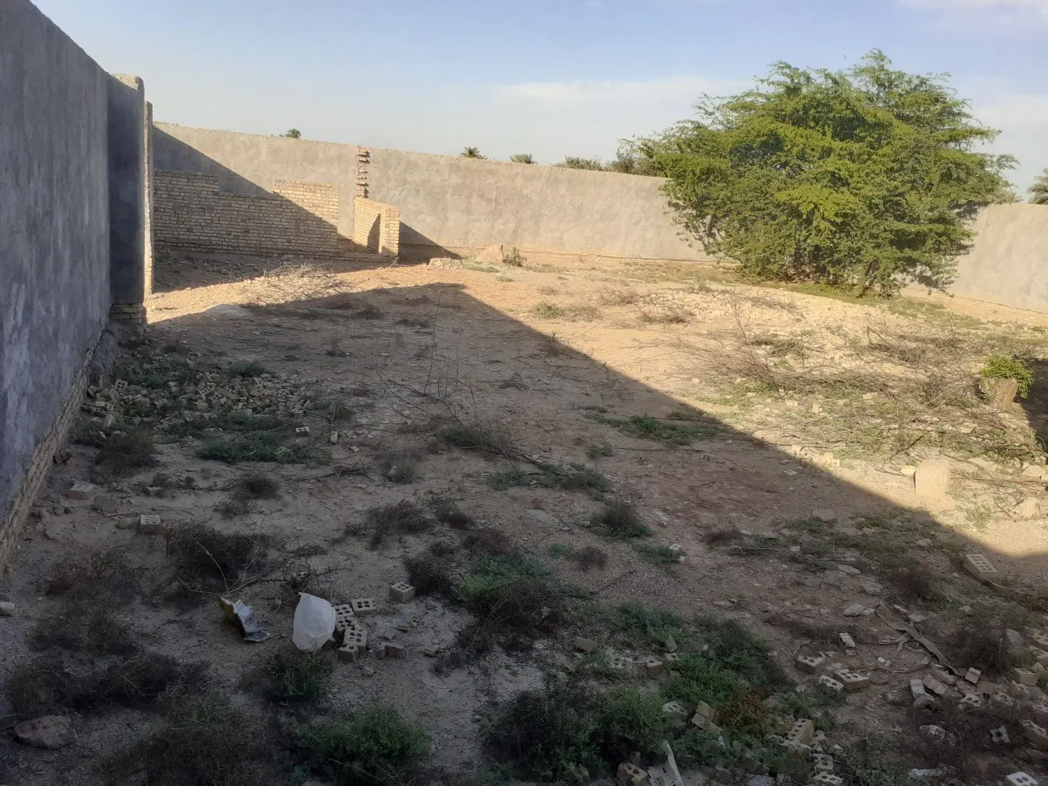 زمین فروشی