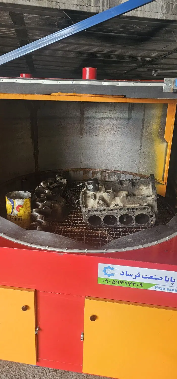 مغازه ۱۰۰ متری با بالکن ۶۰ متری ارتفاع ۵ متری