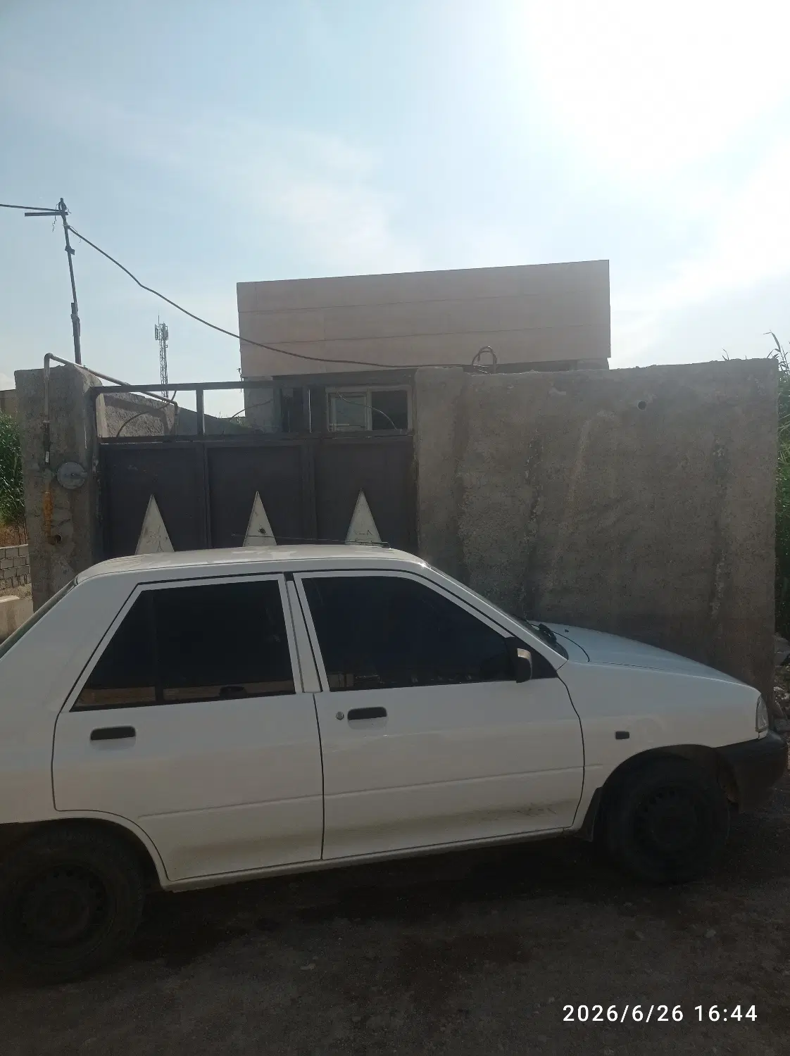 خونه در کوچه 17 شهید مطهری بغل مدرسه معلم