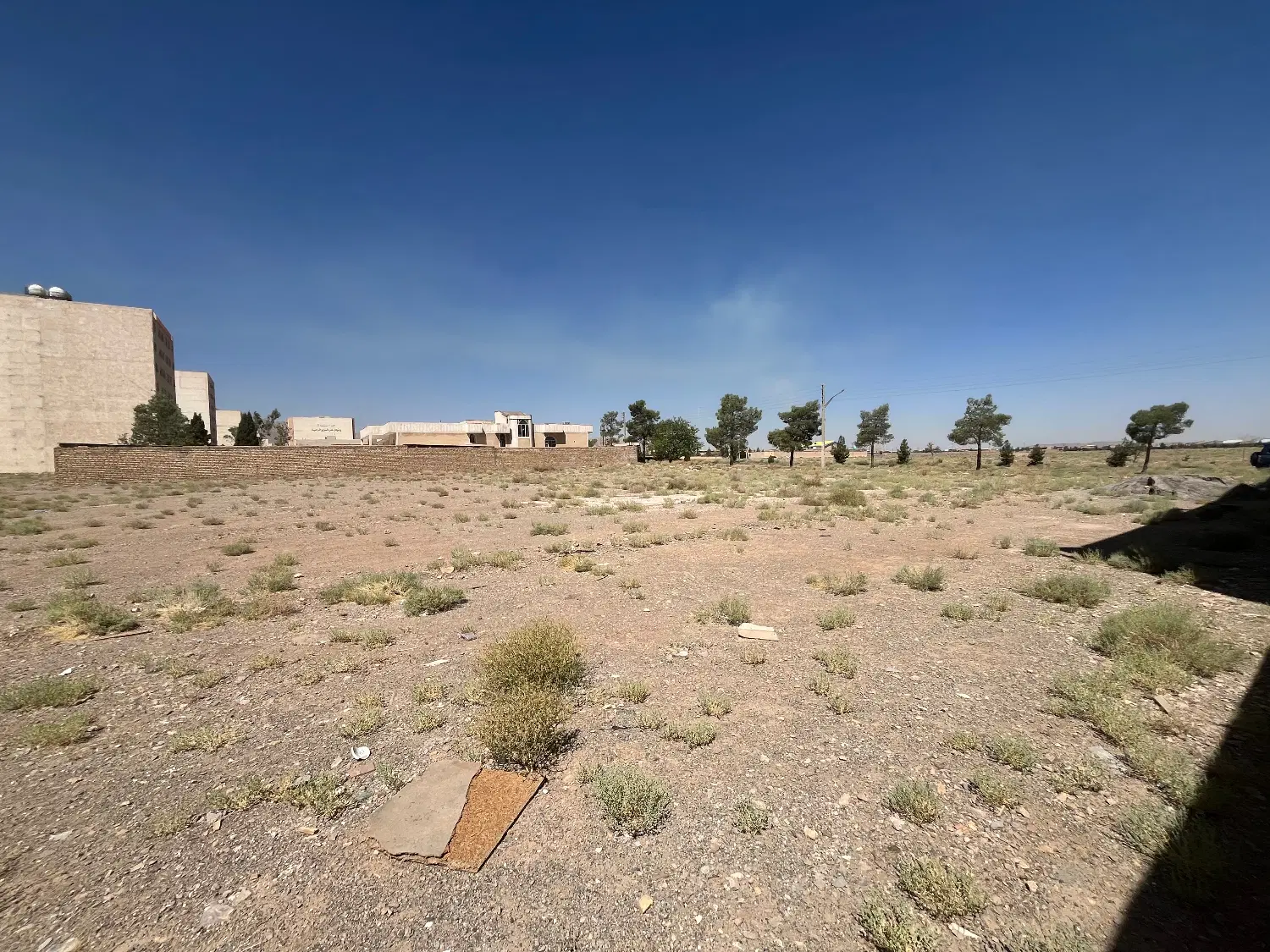 ۹۰۰ متر زمین بختیاردشت
