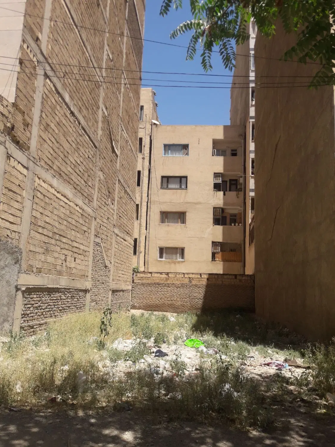 زمین مسکونی سند دار ۱۹۲ متری