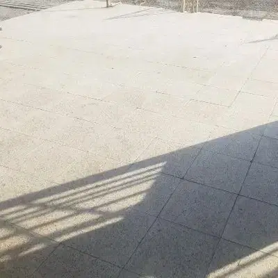 خانه دو طبقه نیمه ساخت کوی لور